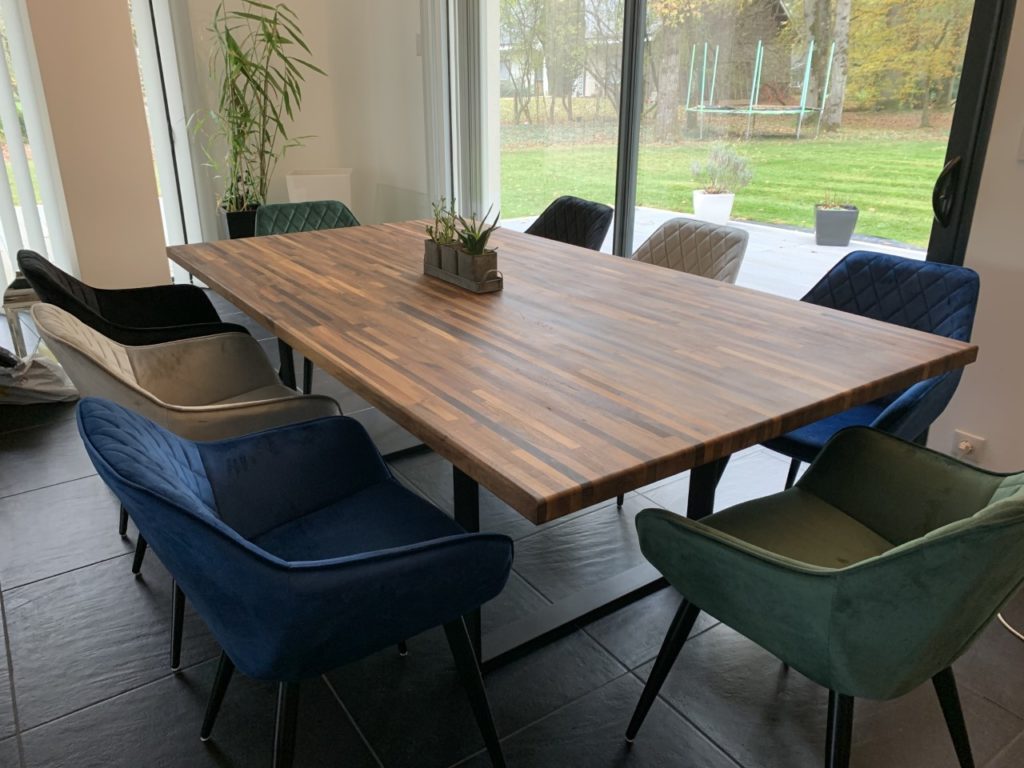 Table de salle à manger en Noyer Lamellé-collé - Delta bois : Négoce et