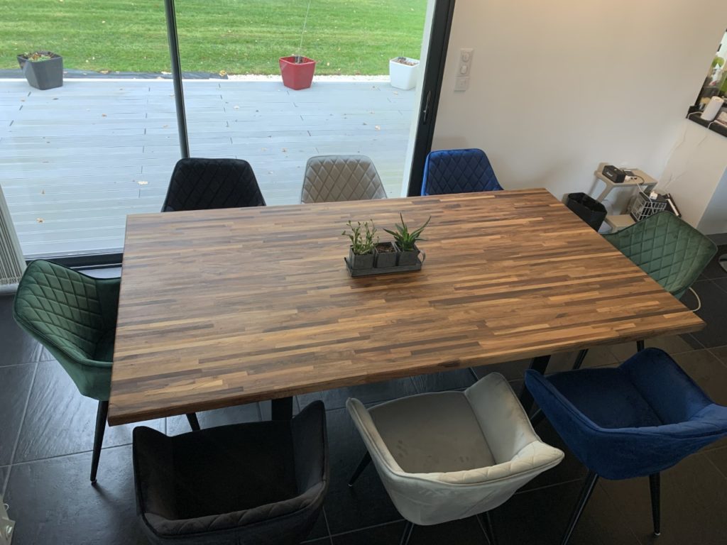 Table de salle à manger en Noyer Lamellé-collé - Delta bois : Négoce et
