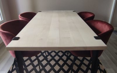 TABLE EN ERABLE SYCOMORE LAMES MASSIVES
