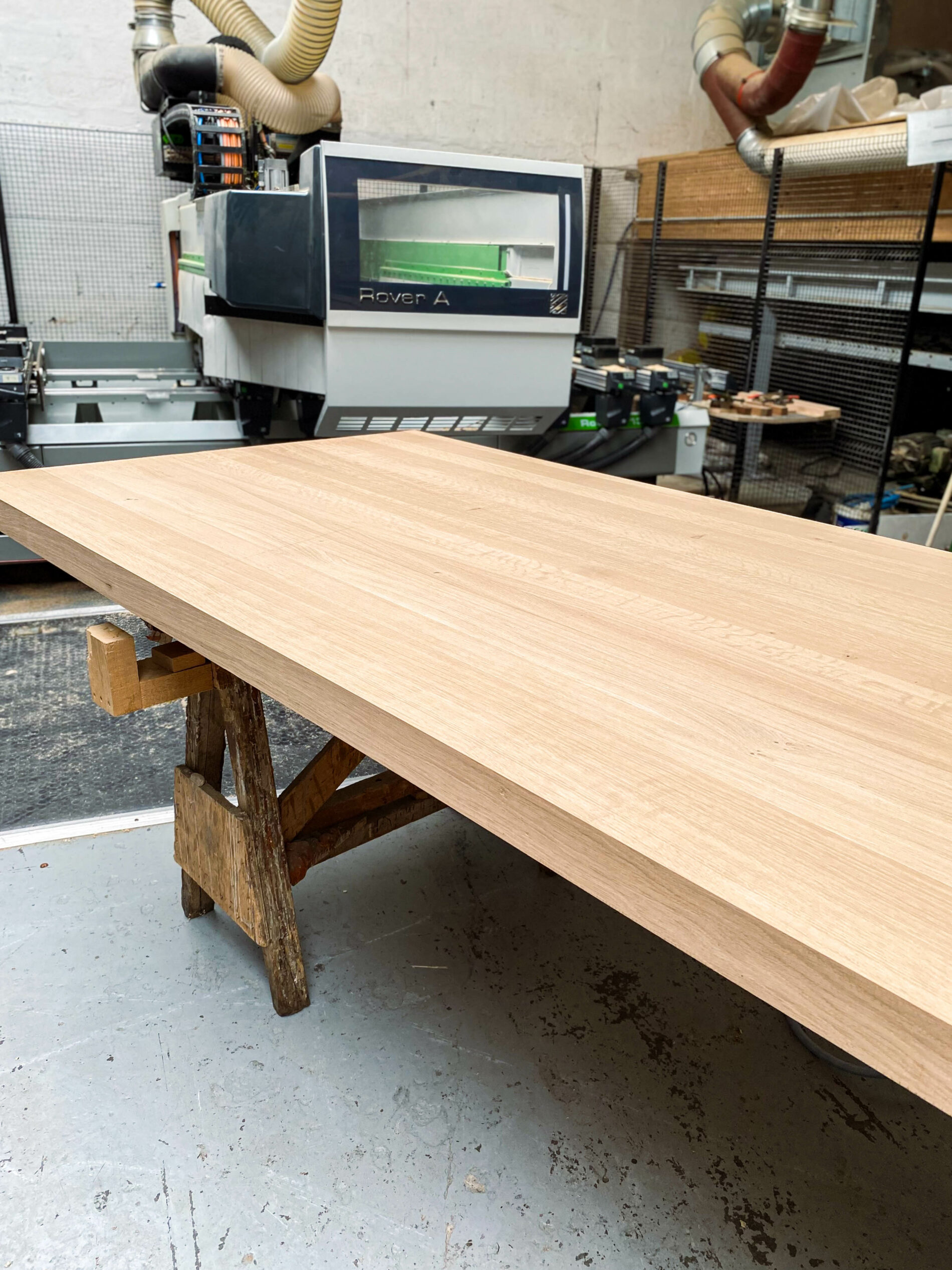 Fabrication table chêne massif personnalisée